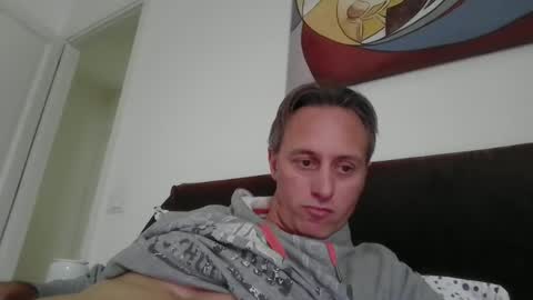 Snapshot of sten015 chatting on 03-18-26, 02:20 sten015 online show from 03-18-26, 02:20