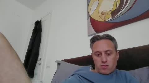 Snapshot of sten015 chatting on 04-09-26, 12:10 sten015 online show from 04-09-26, 12:10
