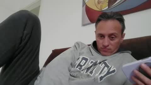 Snapshot of sten015 chatting on 04-15-26, 12:34 sten015 online show from 04-15-26, 12:34