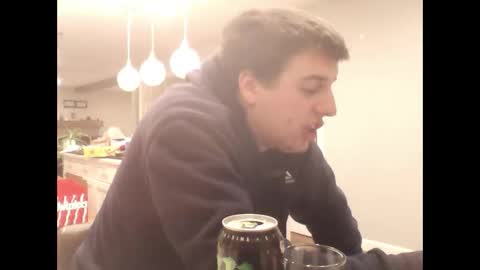 Snapshot of stepbro18 chatting on 12-19-24, 07:18 Honestly Im a slut I have a high sex drive and I love talking to people off this platform online show from 12-19-24, 07:18
