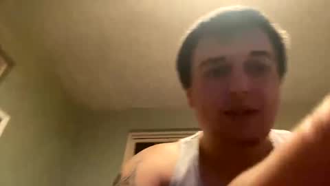 Snapshot of stepbro18 chatting on 12-21-24, 12:09 Honestly Im a slut I have a high sex drive and I love talking to people off this platform online show from 12-21-24, 12:09