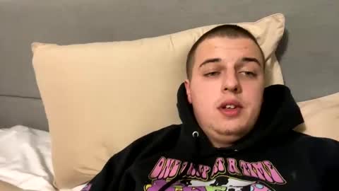 Snapshot of stepbro18 chatting on 01-14-25, 11:16 Honestly Im a slut I have a high sex drive and I love talking to people off this platform online show from 01-14-25, 11:16