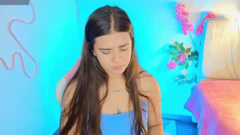 Snapshot of stepha_sweet chatting on 06-20-26, 04:04 Emma online show from 06-20-26, 04:04