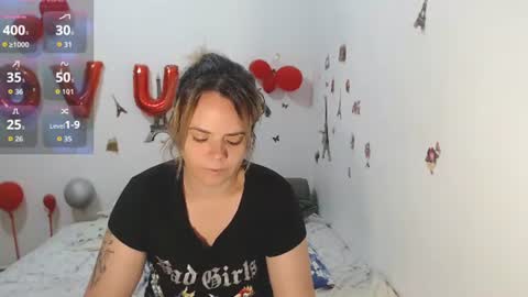 Snapshot of stephaniewild chatting on 07-10-26, 10:29 Stephanie online show from 07-10-26, 10:29