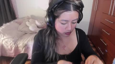 Stephanie  online show from 12-14-25, 11:09