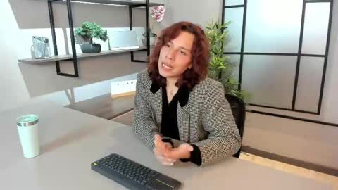 Stephan  online show from 05-25-26, 07:31