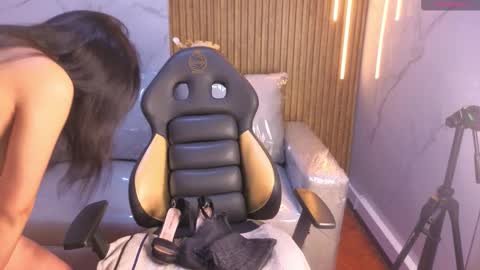 stephany_rodriguez_ online show from 11-28-25, 12:19