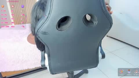 Stephany online show from 12-17-25, 04:40