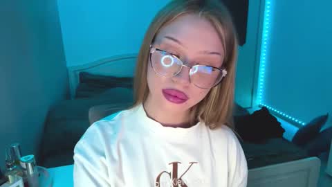 Stef online show from 03-11-26, 01:17