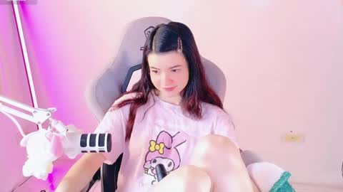 Snapshot of stephybrown chatting on 05-26-26, 09:44 stephy online show from 05-26-26, 09:44