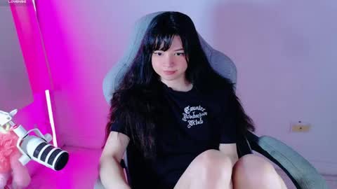 Snapshot of stephybrown chatting on 06-03-26, 09:42 stephy online show from 06-03-26, 09:42