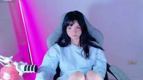 Snapshot of stephybrown chatting on 06-06-26, 12:38 stephy online show from 06-06-26, 12:38