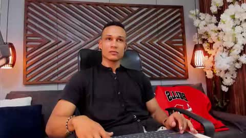 Snapshot of sterling_magnus chatting on 02-05-26, 11:09 online show from 02-05-26, 11:09