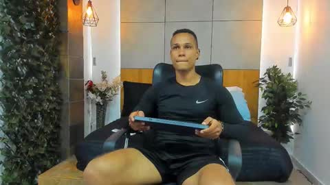 Snapshot of sterling_magnus chatting on 02-26-26, 07:35 online show from 02-26-26, 07:35