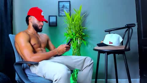 Steve  online show from 11-25-25, 01:44