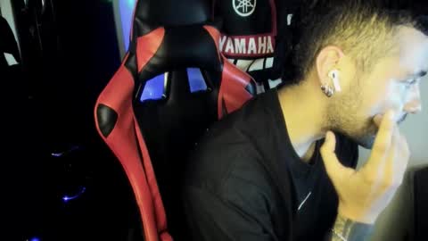 Snapshot of stevemaister41 chatting on 03-04-26, 01:11 Steven online show from 03-04-26, 01:11