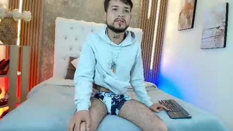 Snapshot of steven_skiing chatting on 06-25-26, 04:23 STEVEN online show from 06-25-26, 04:23
