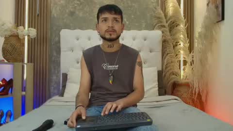 Snapshot of steven_skiing chatting on 07-07-26, 03:31 STEVEN online show from 07-07-26, 03:31