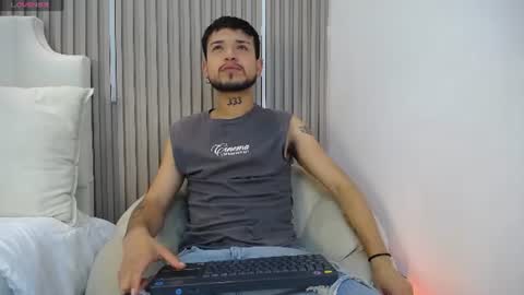 Snapshot of steven_skiing chatting on 07-29-26, 04:10 STEVEN online show from 07-29-26, 04:10