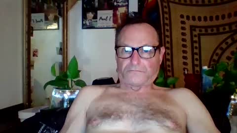 steviehard7 online show from 02-19-25, 04:55