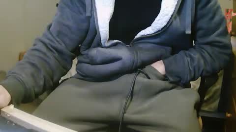 Snapshot of stevo69697 chatting on 01-12-25, 05:11 Chillguy online show from 01-12-25, 05:11