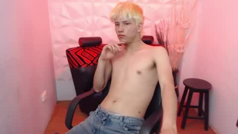 Snapshot of stich_23 chatting on 06-27-26, 12:22 Stich online show from 06-27-26, 12:22