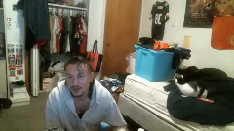 stickey online show from 10-31-25, 04:57