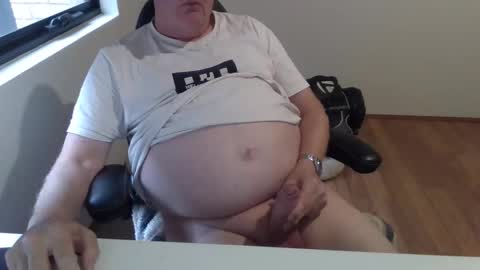 Snapshot of stiffyman55 chatting on 11-18-25, 05:01 stiffyman55 online show from 11-18-25, 05:01