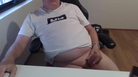 Snapshot of stiffyman55 chatting on 11-28-25, 05:10 stiffyman55 online show from 11-28-25, 05:10
