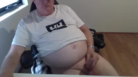 Snapshot of stiffyman55 chatting on 12-02-25, 02:17 stiffyman55 online show from 12-02-25, 02:17