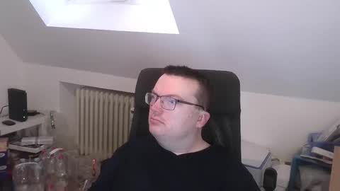 Snapshot of still_alive1985 chatting on 02-24-26, 08:01 Oliver online show from 02-24-26, 08:01