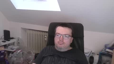 Snapshot of still_alive1985 chatting on 03-05-26, 09:38 Oliver online show from 03-05-26, 09:38