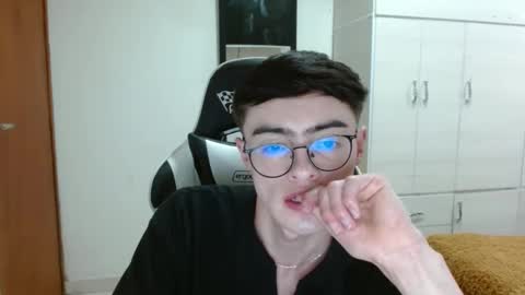 Snapshot of stiv_grant chatting on 01-25-25, 09:25 stiv_grant online show from 01-25-25, 09:25