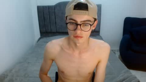Snapshot of stiv_grant chatting on 06-17-26, 12:18 stiv_grant online show from 06-17-26, 12:18