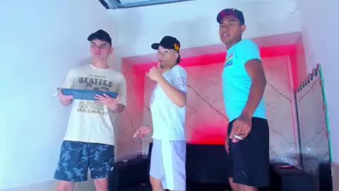 friends online show from 11-17-25, 04:51