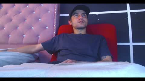 stiven online show from 11-05-25, 01:22