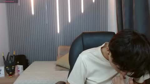 Snapshot of stiwentwink chatting on 06-15-26, 01:35 Stiwen online show from 06-15-26, 01:35