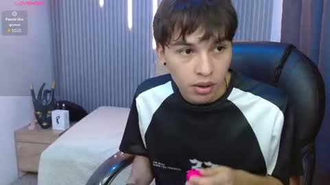 Snapshot of stiwentwink chatting on 07-15-26, 01:05 Stiwen online show from 07-15-26, 01:05
