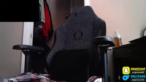 Snapshot of stoner394 chatting on 05-29-26, 04:32 stoner394 online show from 05-29-26, 04:32