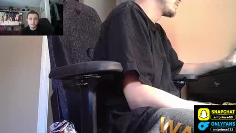 Snapshot of stoner394 chatting on 06-08-26, 12:14 stoner394 online show from 06-08-26, 12:14