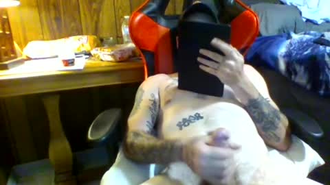 Snapshot of stoner4lyfe420 chatting on 06-16-26, 08:33 stoner4lyfe420 online show from 06-16-26, 08:33