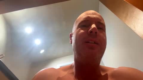 Stoodley22 online show from 11-03-25, 05:42