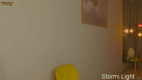 Snapshot of stormi_light chatting on 04-25-26, 07:44 Stormi online show from 04-25-26, 07:44