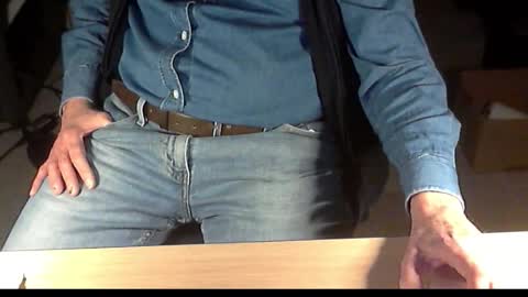 Dave online show from 11-27-25, 01:46