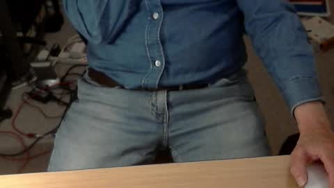 Snapshot of str8_dave chatting on 05-10-26, 08:14 Dave online show from 05-10-26, 08:14