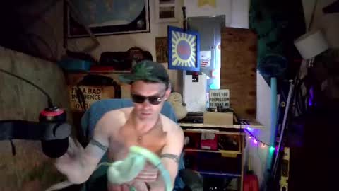 Snapshot of str8foryouguy chatting on 06-19-26, 05:12 Str8 online show from 06-19-26, 05:12