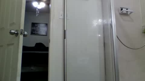 Snapshot of str8guy1leg chatting on 06-24-26, 01:32 str8guy1leg online show from 06-24-26, 01:32