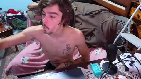 str8whiteboy21 online show from 10-12-25, 06:07