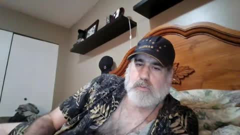 Snapshot of straightbear4you chatting on 07-09-26, 04:16 Straightbear4you online show from 07-09-26, 04:16
