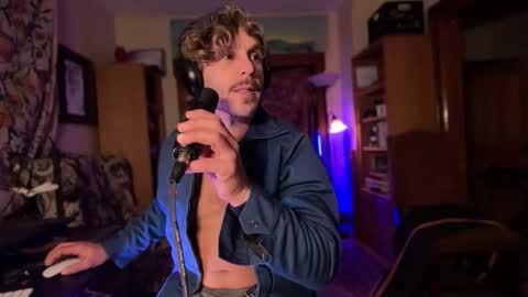 Cowboy Zuhly online show from 10-30-25, 03:19